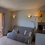 Le Capitole Vue Mer Studio Cabine 27M2 Les Pieds Dans Leau 2 Adultes 2 Enfants Clim Et Garage