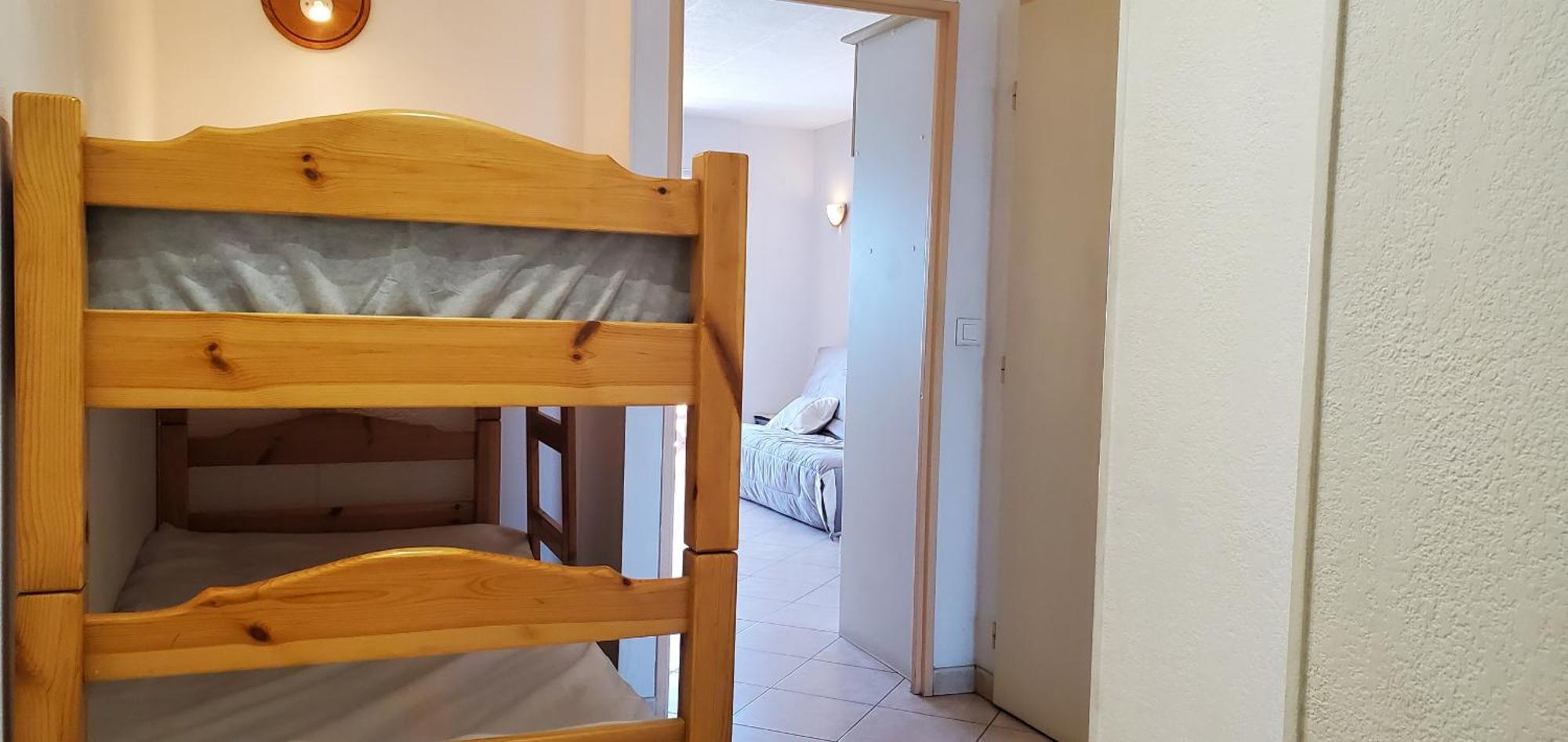 Appartement Le Capitole Vue 27m2 Les Pieds Dans Leau 2 Adultes 2 Enfants Clim Et Garage