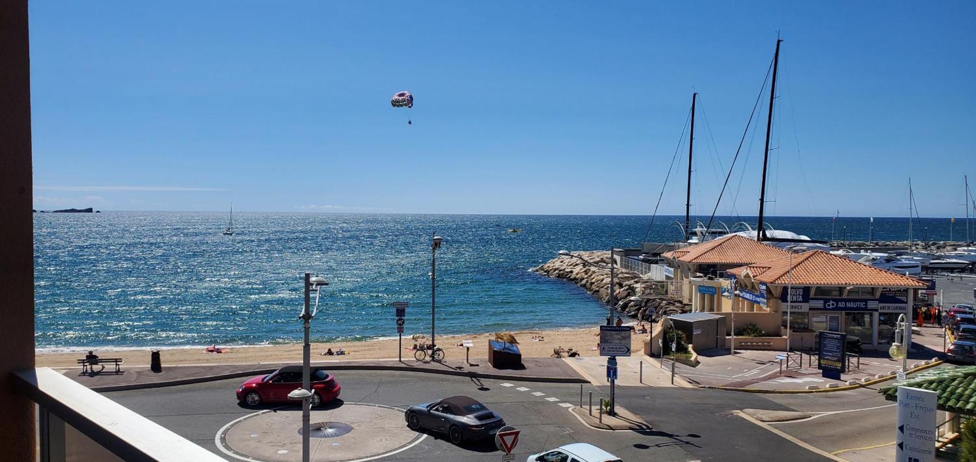 Le Capitole Vue 27m2 Les Pieds Dans Leau 2 Adultes 2 Enfants Clim Et Garage Appartement